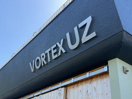 VORTEX UZ様の看板 VORTEX UZ様の看板